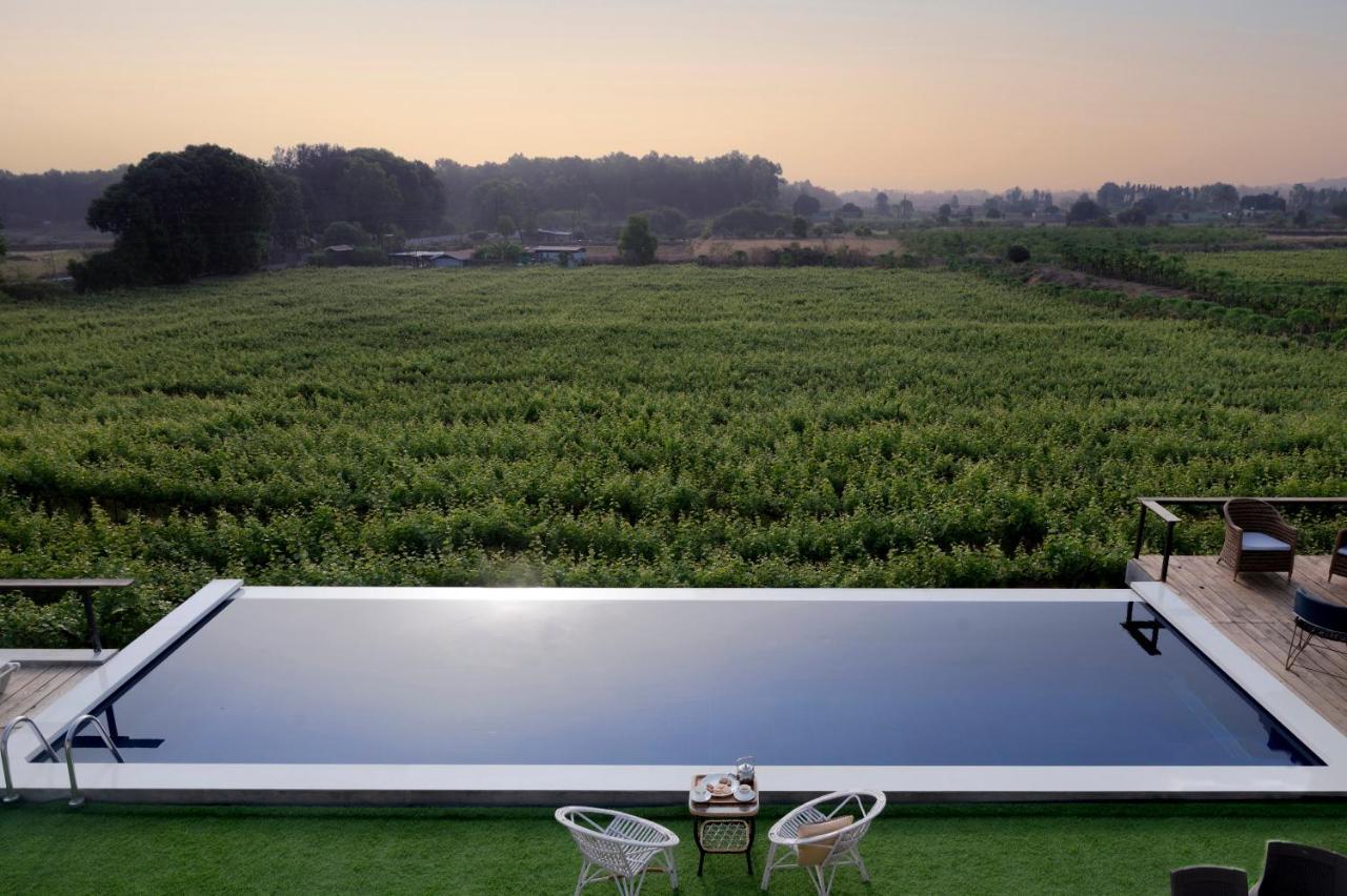 Saffronstays Onellaa, Nashik - Infinity Pool Villa Surrounded By A Vineyard Zewnętrze zdjęcie