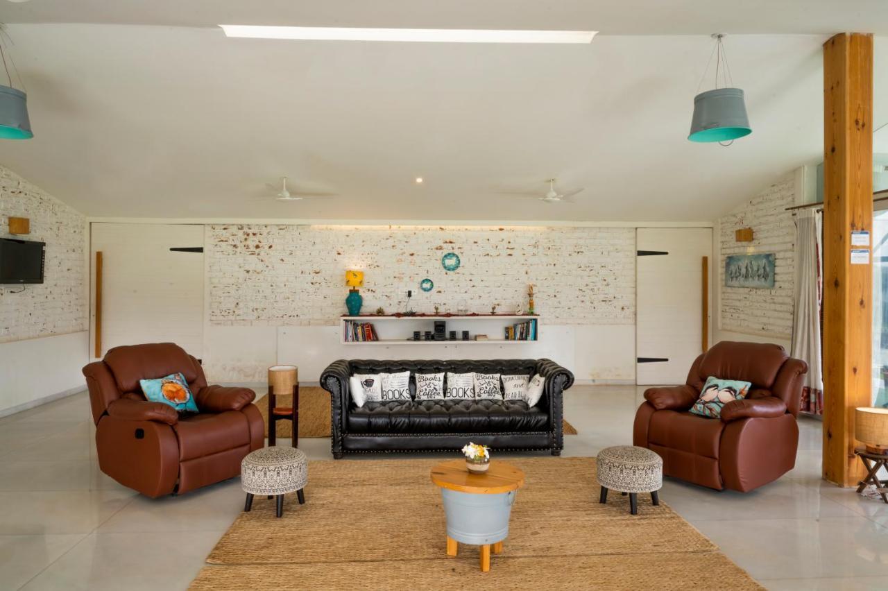 Saffronstays Onellaa, Nashik - Infinity Pool Villa Surrounded By A Vineyard Zewnętrze zdjęcie