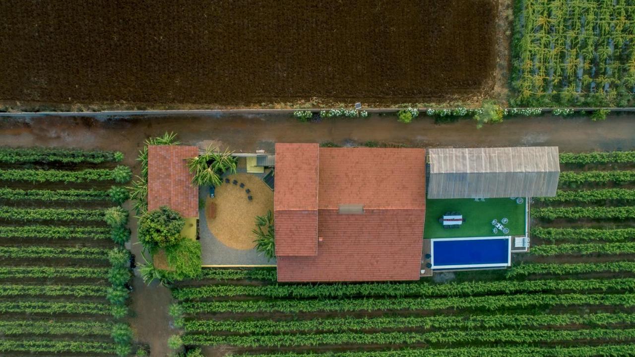 Saffronstays Onellaa, Nashik - Infinity Pool Villa Surrounded By A Vineyard Zewnętrze zdjęcie