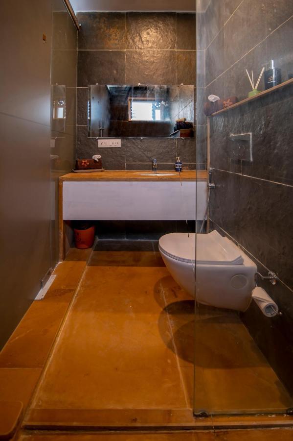 Saffronstays Onellaa, Nashik - Infinity Pool Villa Surrounded By A Vineyard Zewnętrze zdjęcie