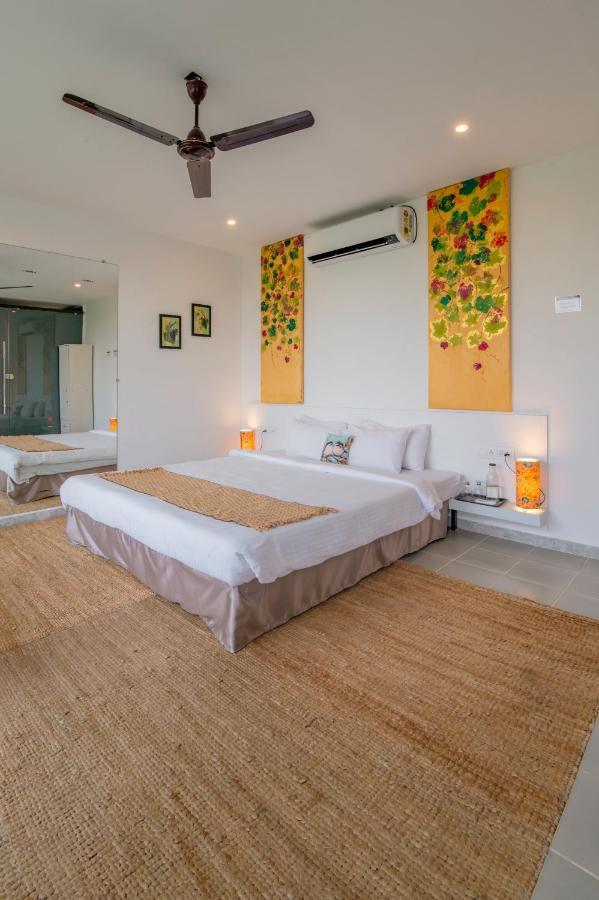 Saffronstays Onellaa, Nashik - Infinity Pool Villa Surrounded By A Vineyard Zewnętrze zdjęcie