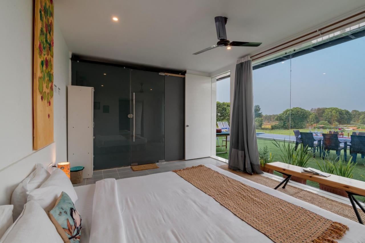 Saffronstays Onellaa, Nashik - Infinity Pool Villa Surrounded By A Vineyard Zewnętrze zdjęcie