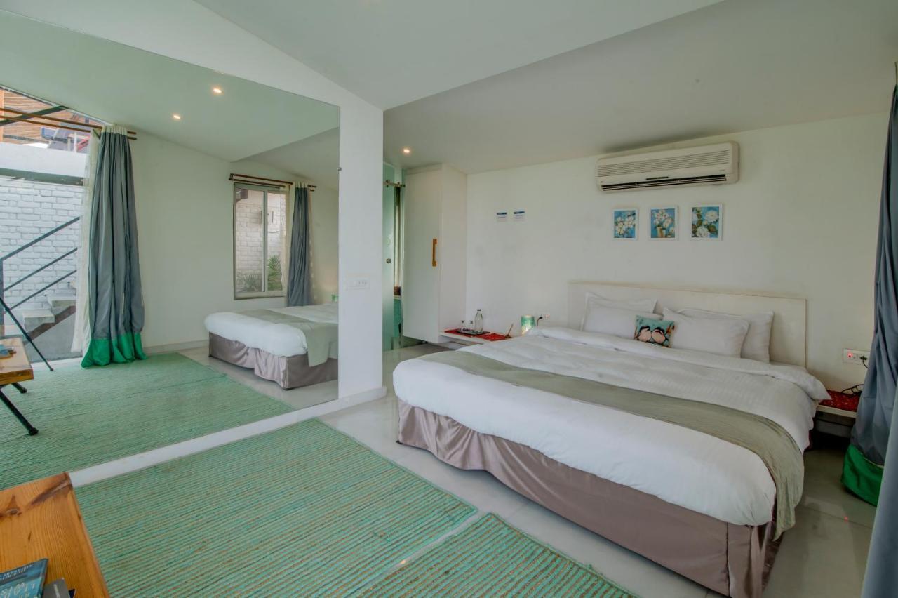 Saffronstays Onellaa, Nashik - Infinity Pool Villa Surrounded By A Vineyard Zewnętrze zdjęcie